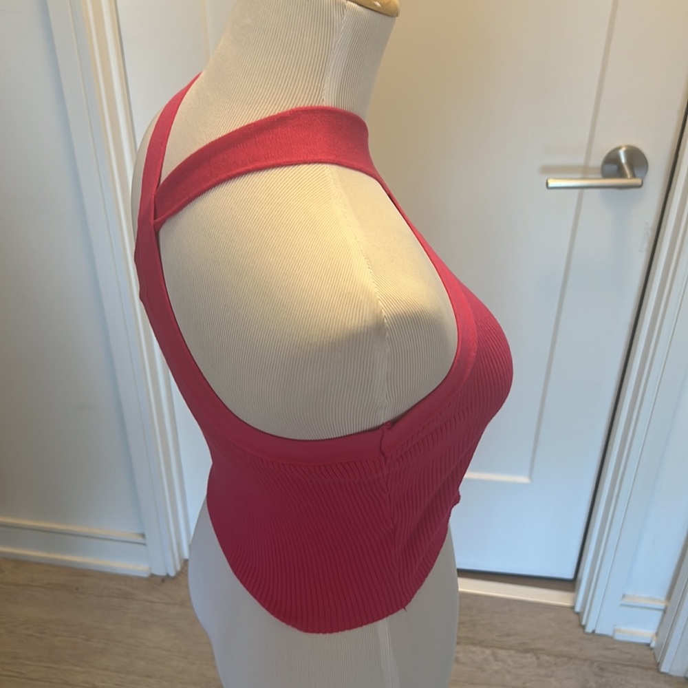 ✅ $5 ADD-ON ✅ Pink Crop Halter Knit Top Size S ✅ $5 ADD-ON ✅ ✅ $5 ADD-ON ✅ - Picture 2 of 5